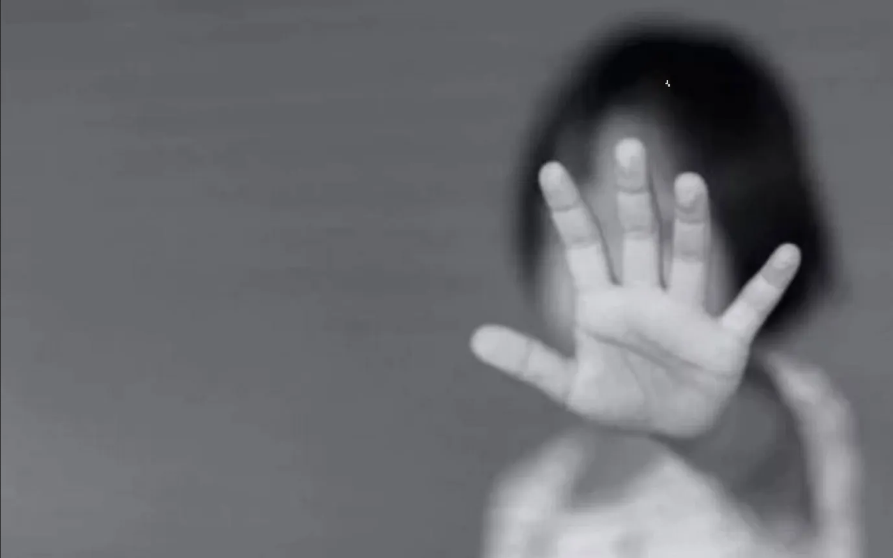 Abuelo es detenido tras atacar sexualmente a sus dos nietas menores