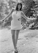 Caroline-Munro-d34