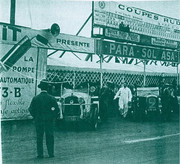 24 HEURES DU MANS YEAR BY YEAR PART ONE 1923-1969 - Page 6 26lm01-Willys-Knigth66-PGros-PLeduc