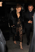 Jennifer-Lopez-Lace-Dolce-Gabbana-APMilan274