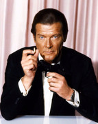 roger-moore-c42