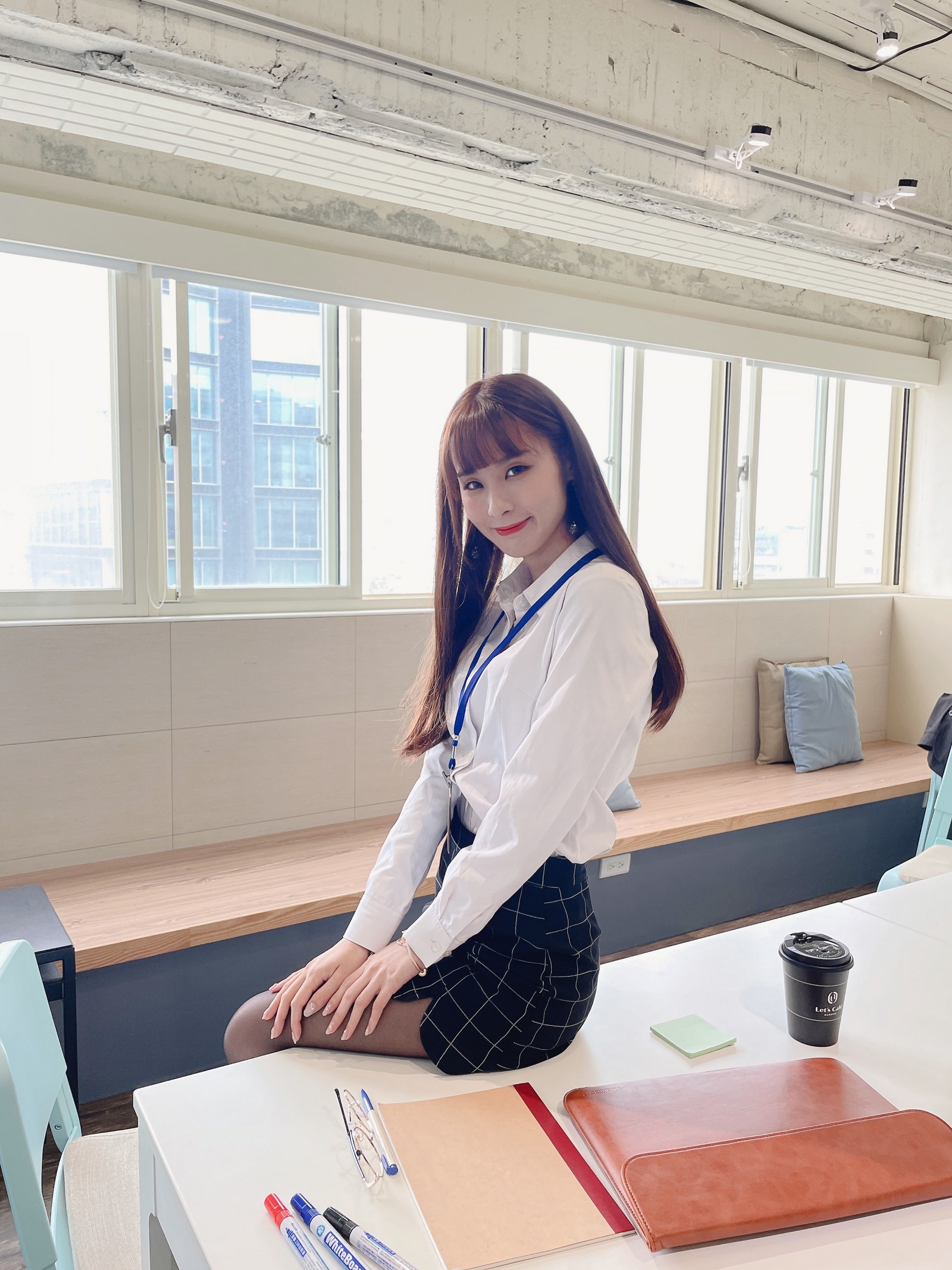 泥泥汝 OL 女郎 B 主题 写真＋视频合集｜高人气职业风作品（350P｜12V｜840MB）插图3