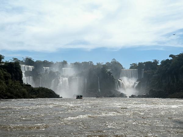 В джазе только девушки или аргентинско-бразильский калейдоскоп В джазе только девушки или аргентинско-бразильский калейдоскоп