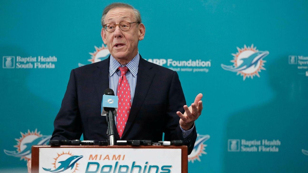 NFL suspende y multa al dueño de los Miami Dolphins
