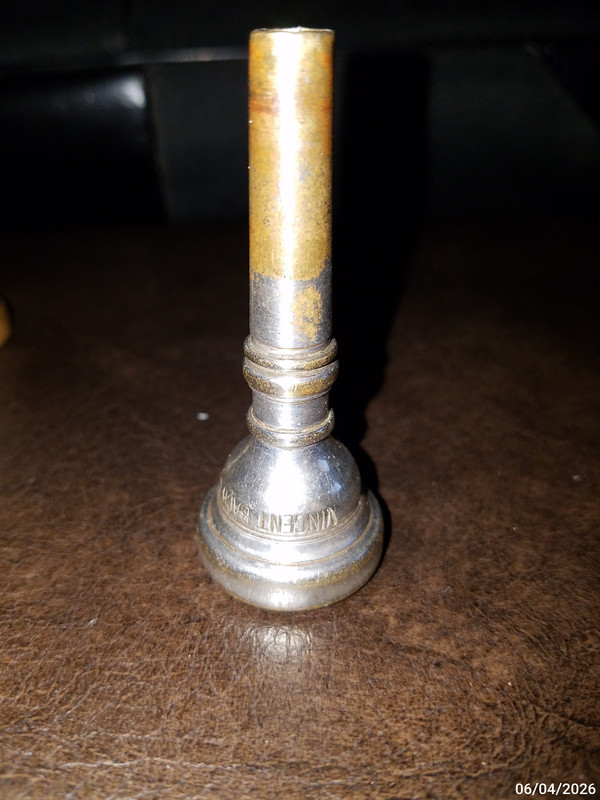 ITEM 6 Bach New York CORNET 7 (3)