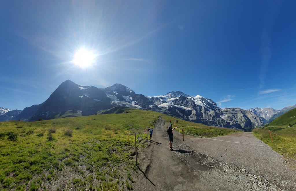 CÓMO SUIZA NOS ATRAPA POR 5º VERANO CONSECUTIVO + CARENNAC Y LOUBRESSAC - Blogs de Suiza - FIESTA NACIONAL EN KLEINE SCHEIDEGG (1)