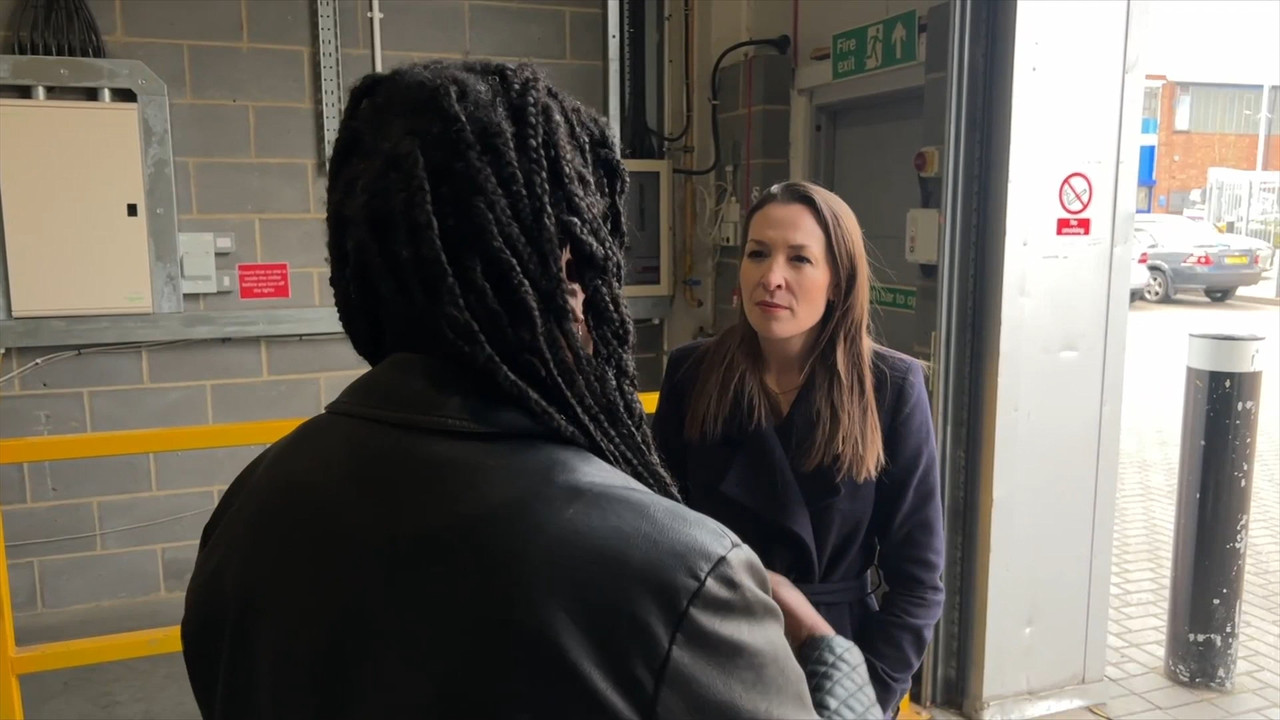 BBC London News_20230425_22302240.ts_snapshot_05.56.540