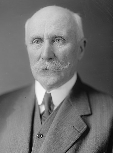 5 francos Mariscal Pétain. Estado Francés 1941. 375px-Philippe-P-tain-en-civil-autour-de-1930