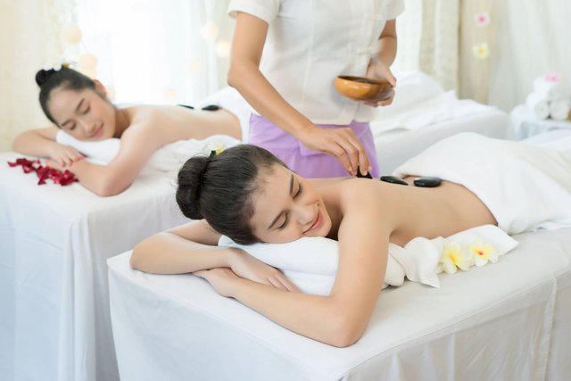 https://i.postimg.cc/FFBTJskk/young-beautiful-woman-getting-hot-stone-spa-treatment-1.jpg