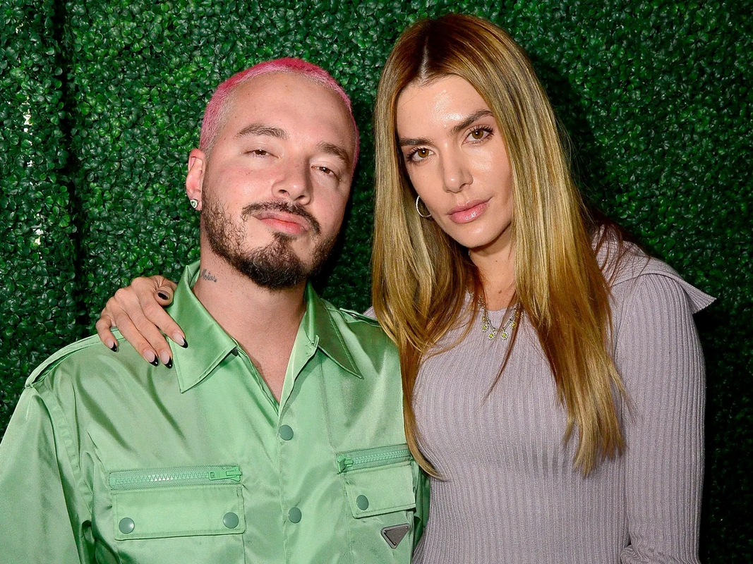 J Balvin y Valentina Ferrer presentan al nuevo 