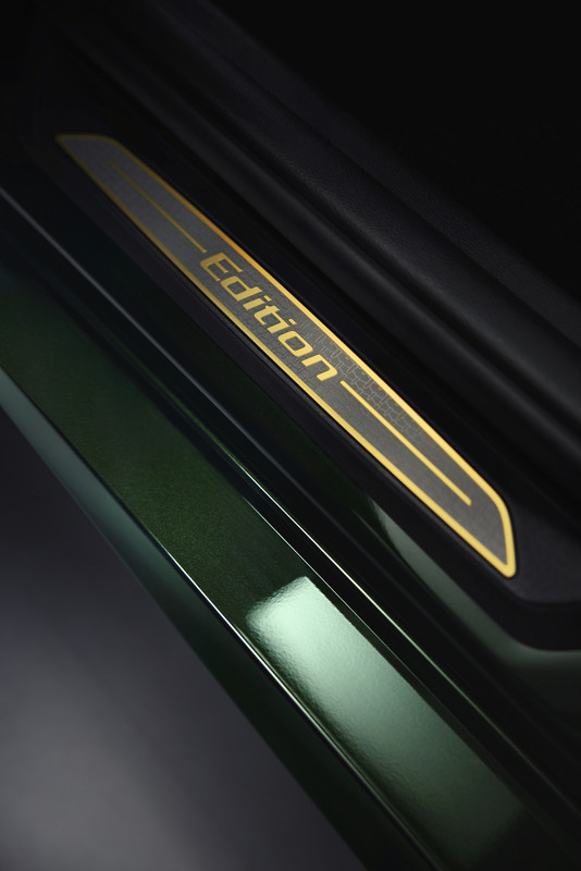 P90449290_highRes_bmw-x2-edition-goldp