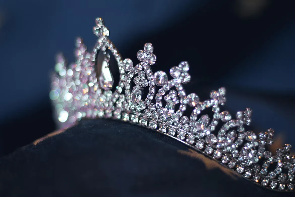 Tiara para noiva com cristais delicados