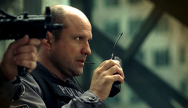 FLASHPOINT 1x01 Codice Scorpio (HAGGiS - DVDMux by M).avi_snapshot_17.54.600