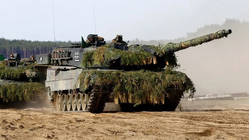 Ukrainoje rusų minų laukai atskleidė Vakarų karinės technikos pažeidžiamumą