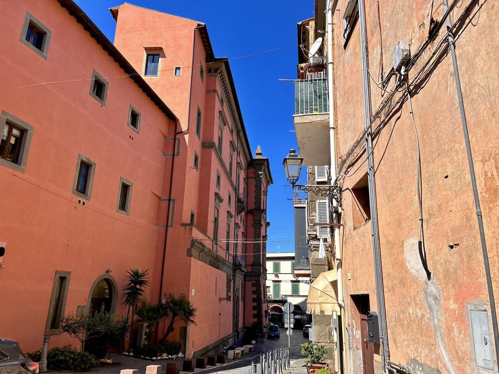 Жаркий сентябрь на побережье Тирренского моря.