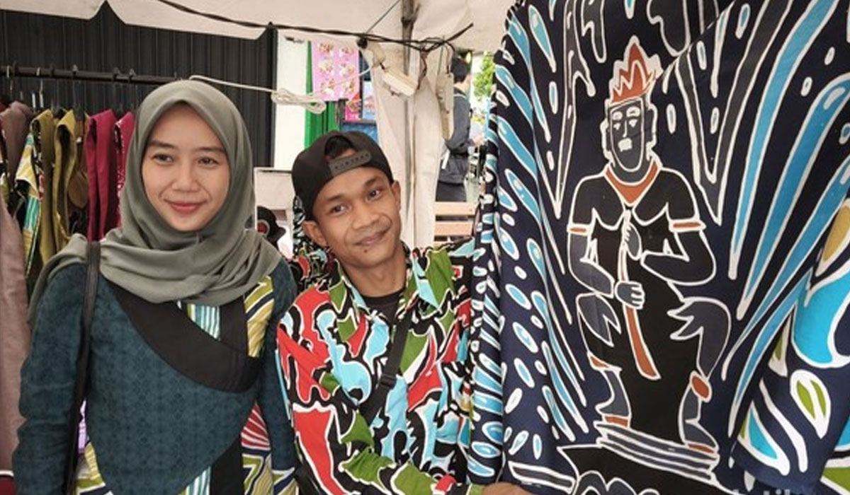 Batik Karya Difabel Curi Perhatian di Pameran UMKM Bandung!