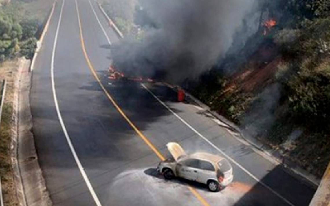 Enfrentamientos y quema de vehículos en Uruapan, Michoacán