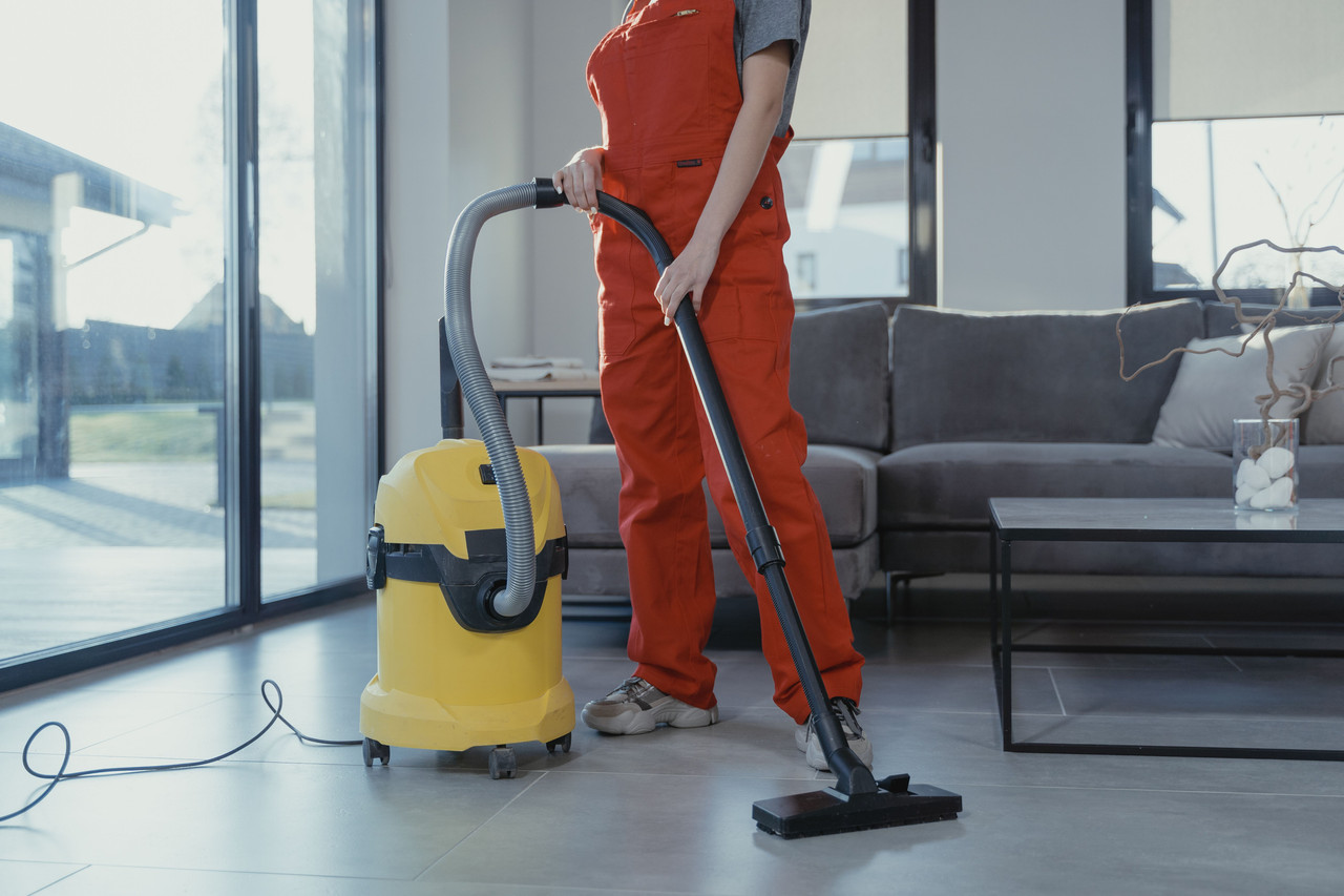 Emergency water extraction and restoration in a Green Bay WI home