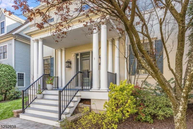 7 Christopher Ct - Sold $1,765,000