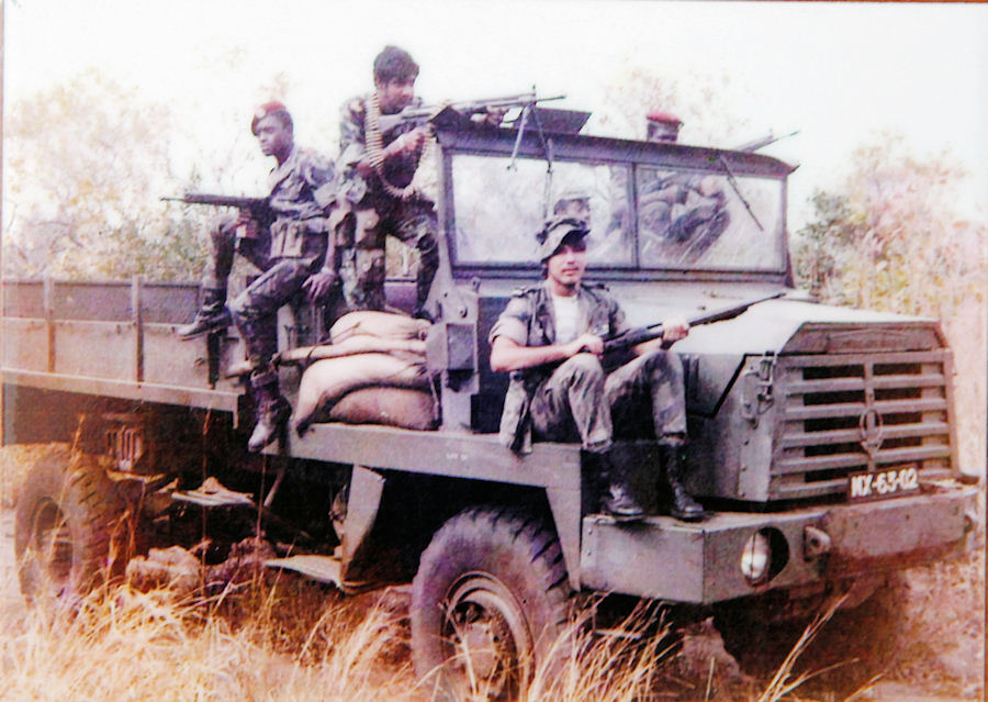 33-Paragem-devido-a-dete-o-de-mina-chegada-a-Zangaia-Kapala