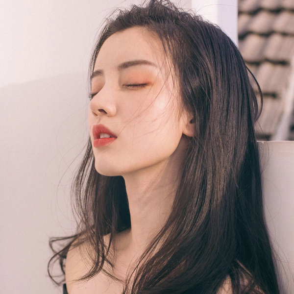 SEO综合查询：亚洲美女学生，网络世界的独特风景线