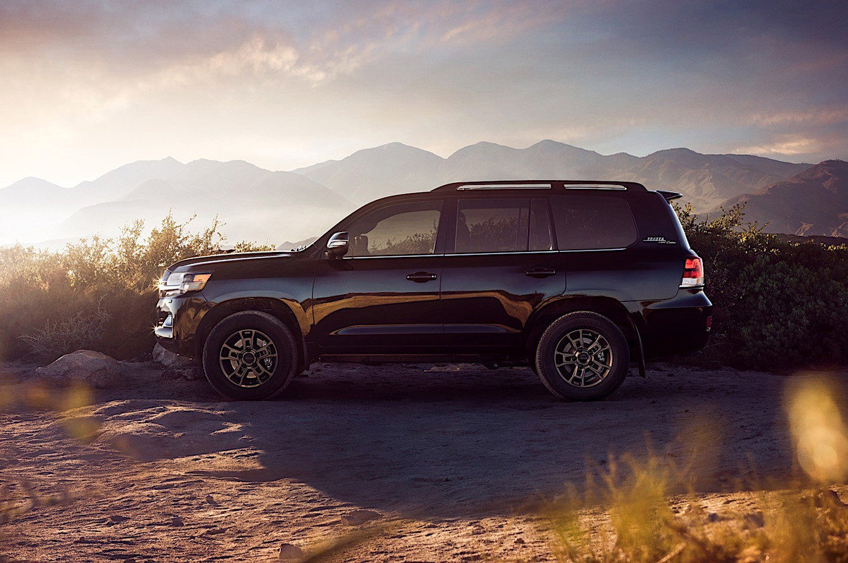 2020 Toyota Land Cruiser Heritage Edition (4)