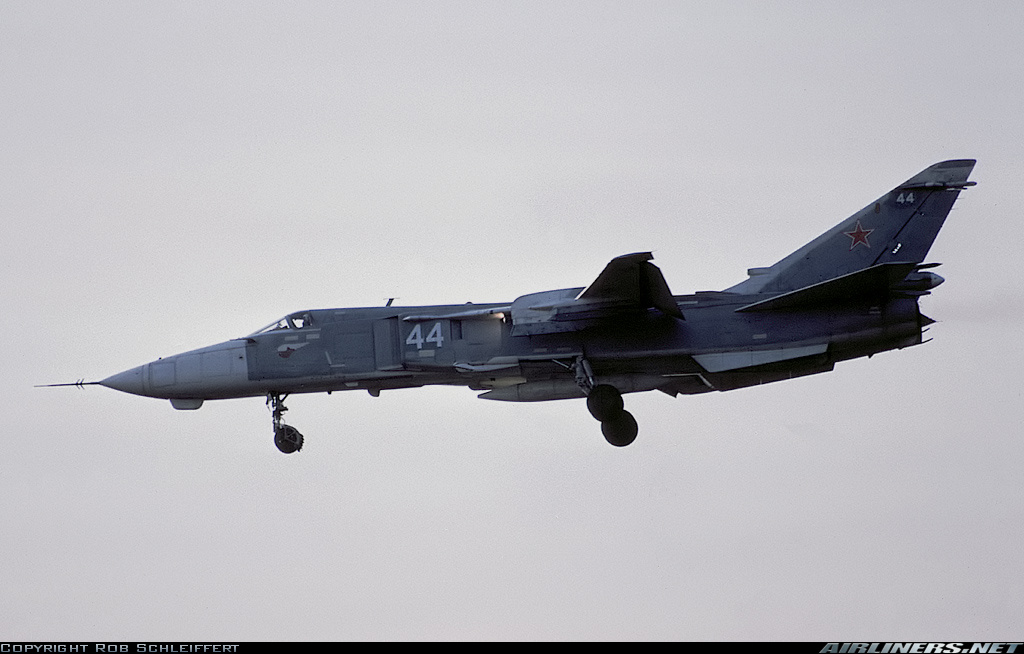 11 ORAP Su-24MP 44 White_15.09.90