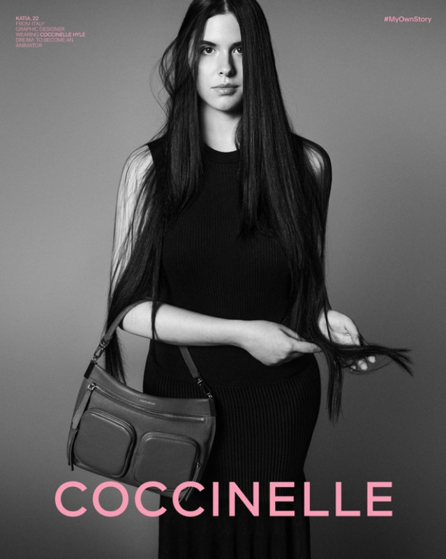 Coccinelle, la campagna FW23 di Giampaolo Sgura e Anna Dello Russo