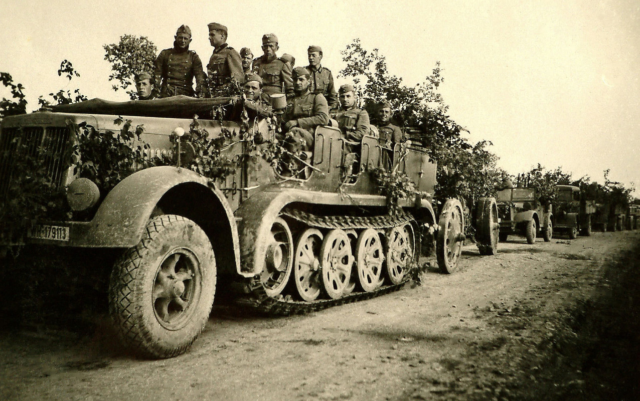 2. Weltkrieg, Westfeldzug, Fall ROT, Juni 1940, SdKfz 7 m. Feldhaubitze 18(15cm)