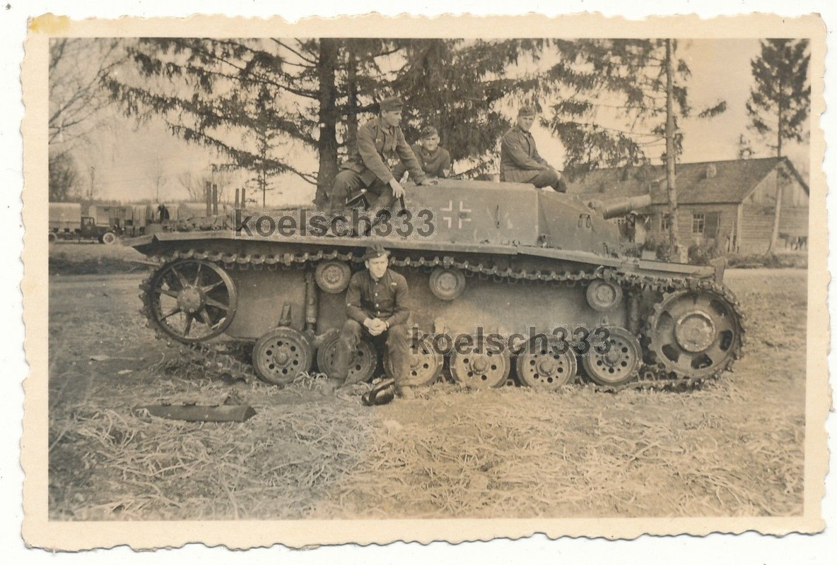 Foto Sturmgeschütz Brigade 322 StuG Panzer Ostfr