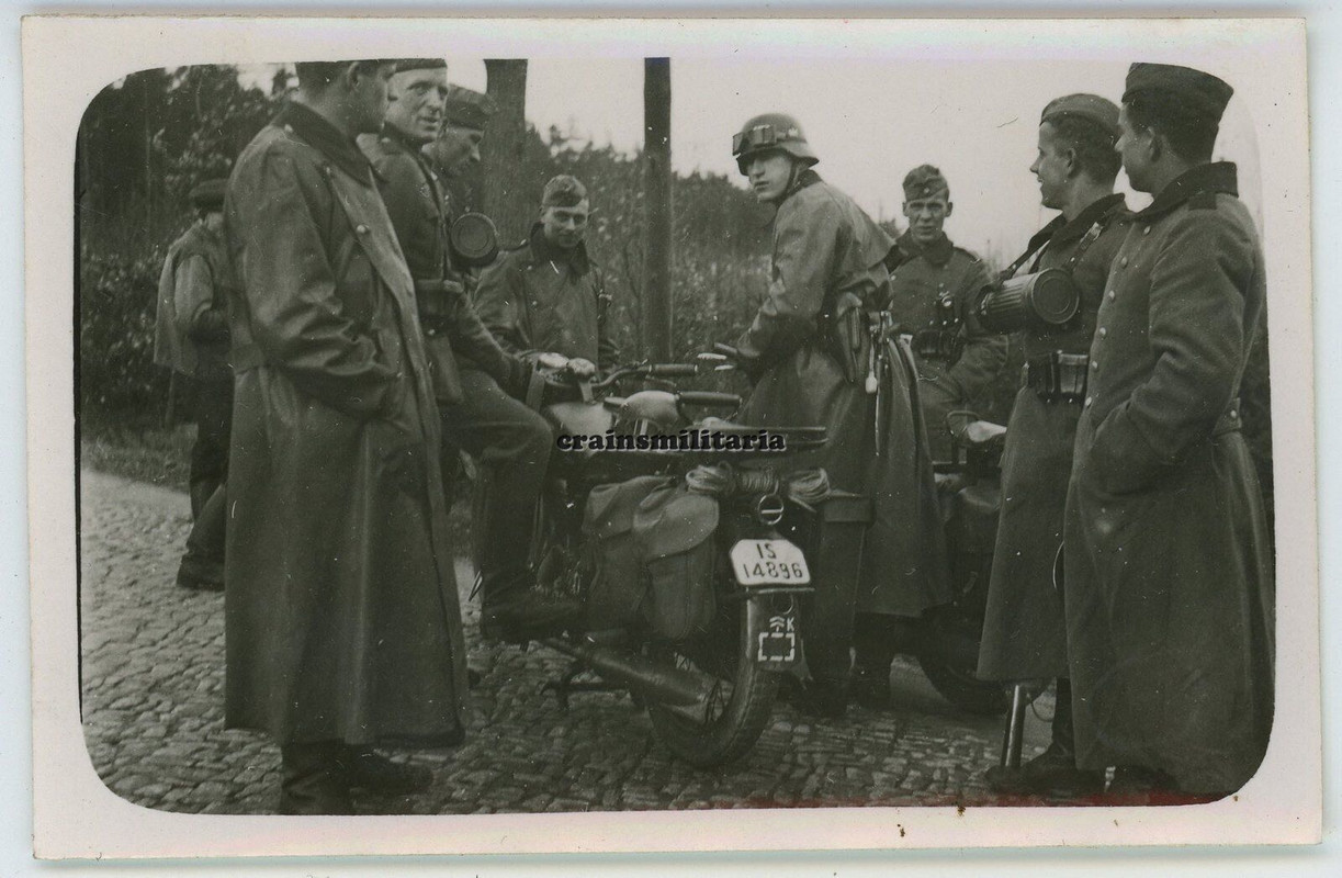 Orig. Foto 71.ID Kradmelder m. Motorrad bei Fahrt Kamenz - Königsbrück 1940