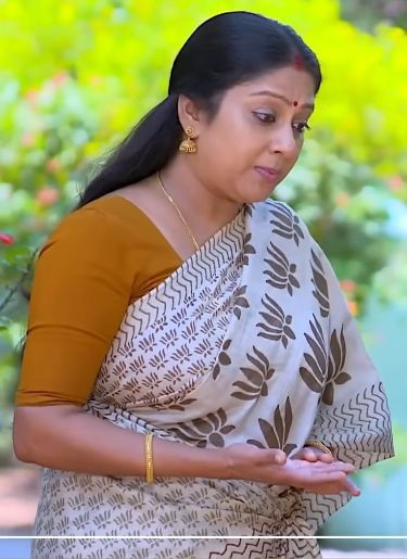 Chippy-Renjith-is-an-Indian-actress-and-producer-who-works-in-the-South-Indian-film-industry