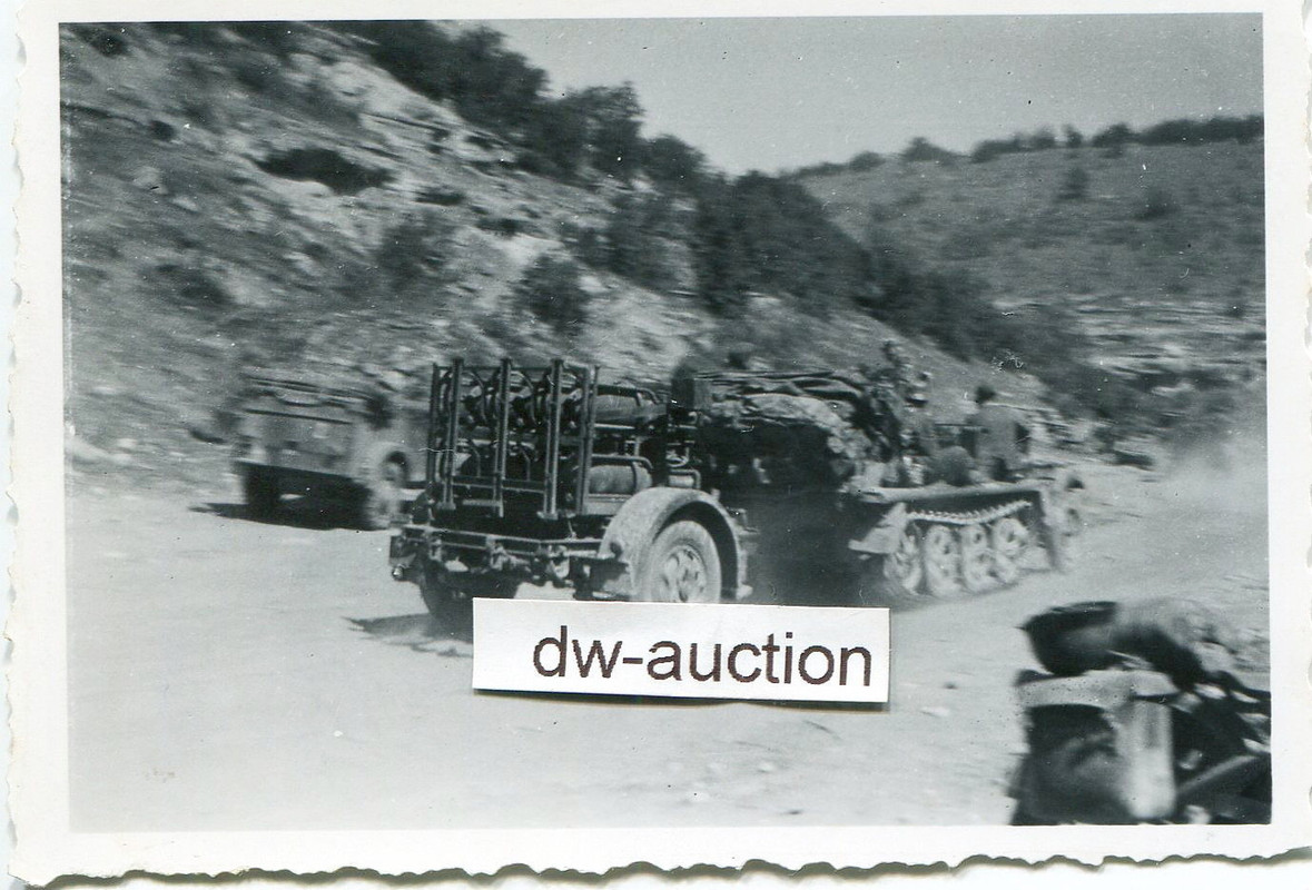 Sturmgeschütz Abt. , SdKfz mit Anhänger in Griechenland