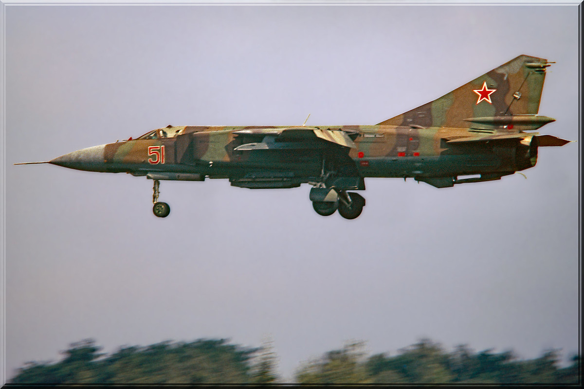 833 IAP Mig-23MLD 51 Red, Summer 1991