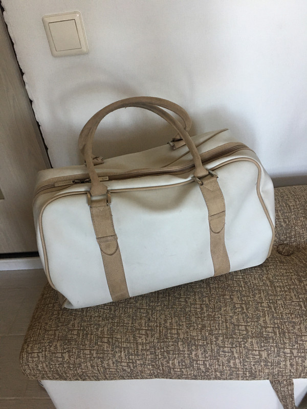 1BAA9747-7334-48C6-AEC3-4C97F044C263