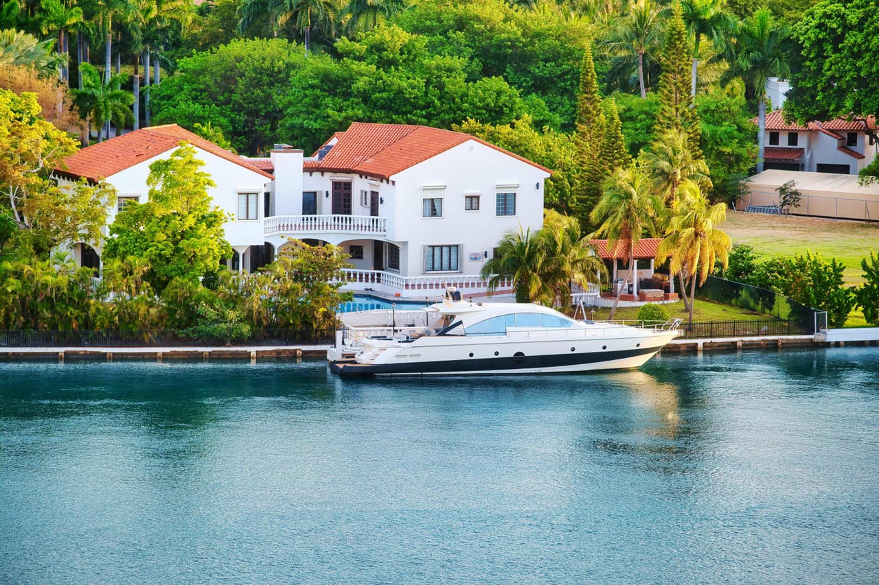 Luxury waterfront mansion with yacht dock in Miami
