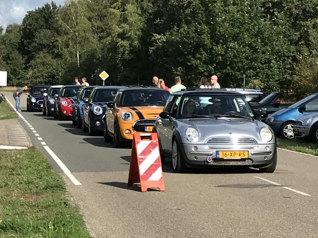 22798784-9E12-4FC6-A65D-90DB1F684847