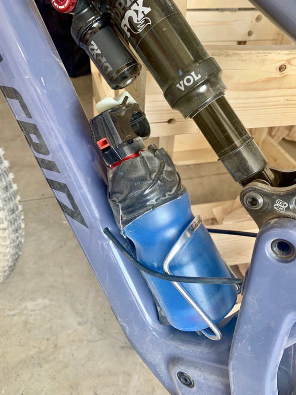 AD07AE7F-47E6-4FE6-B2FB-C379B2F0406B