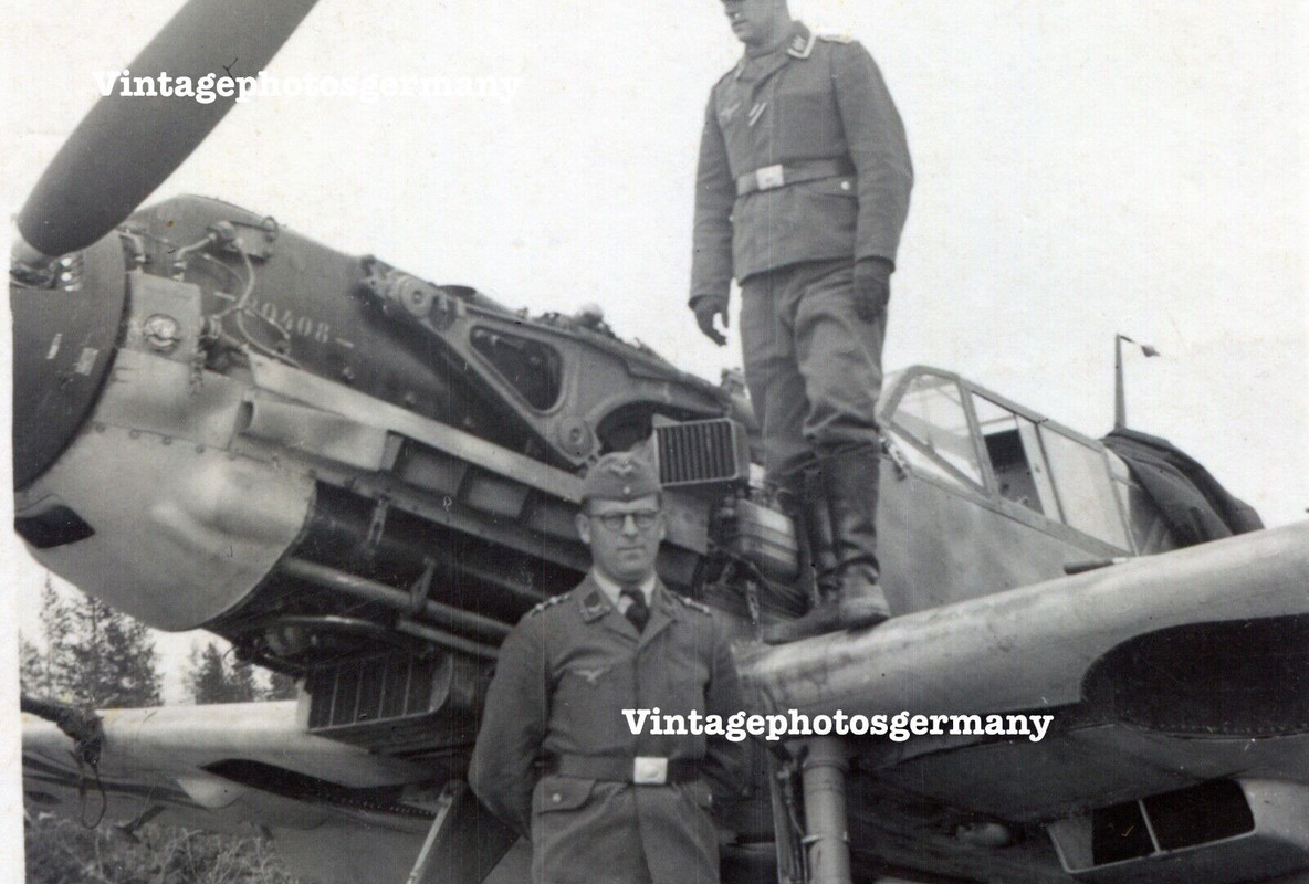 D1477 Foto deutsches Flugzeug Me109 Bf109 Jäger Jagdflugzeug Wartung (1)