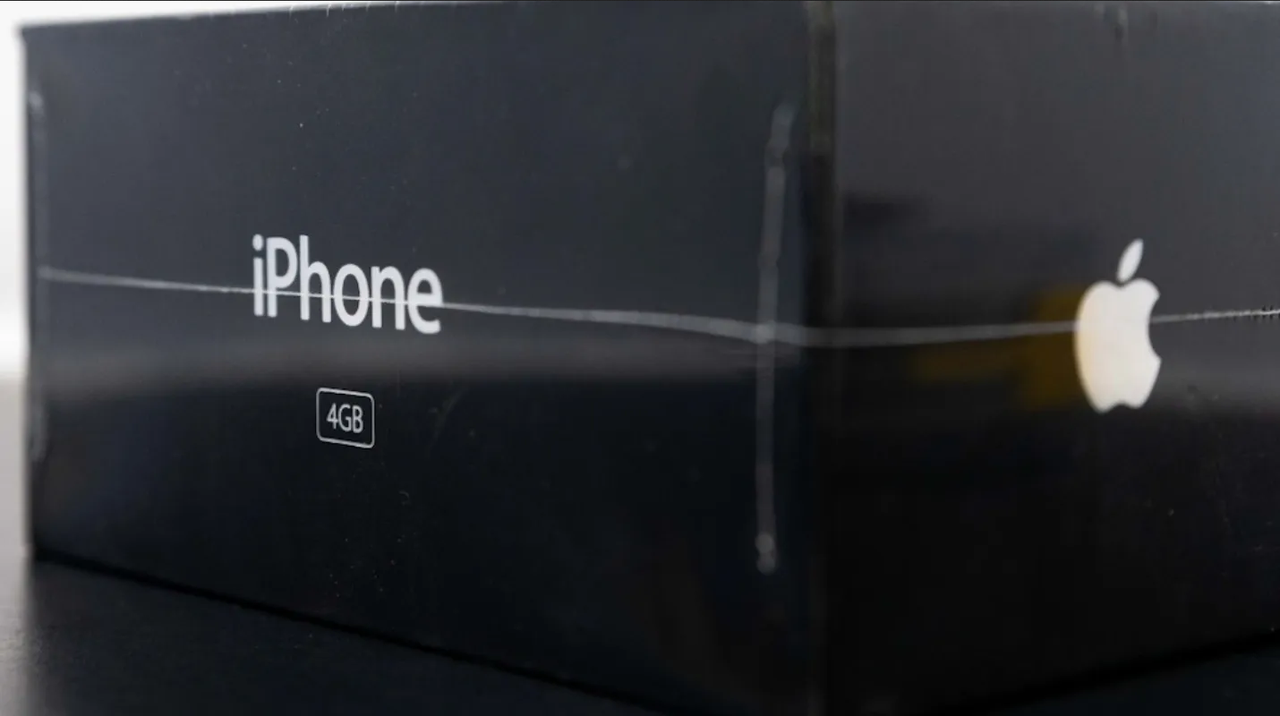 iPhone de primera generación es subastado por más de 3 millones de pesos