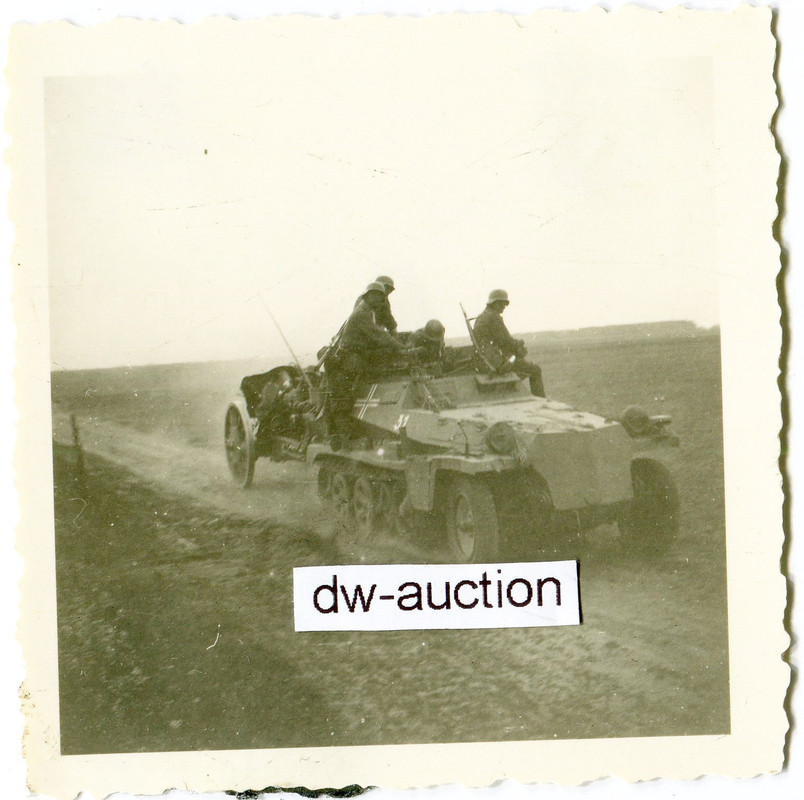SdKfz Halbkette einer Sturmgeschütz Einheit mit 