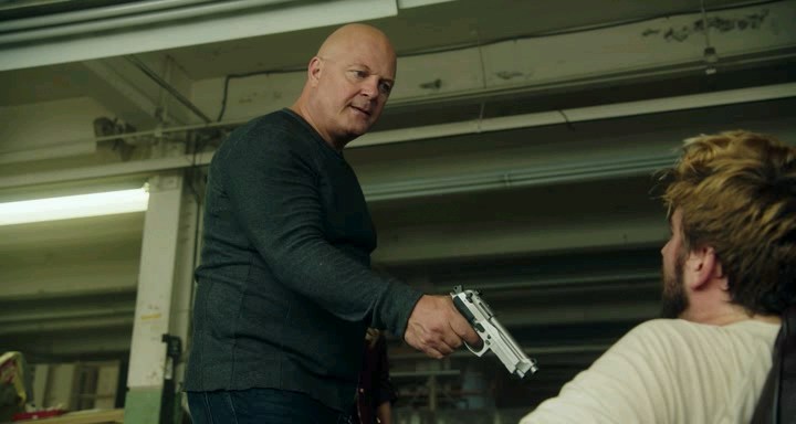 10.Minutes.Gone.2019.iTALiAN.BDRiP.AC3.XviD.avi_snapshot_00.38.31.811