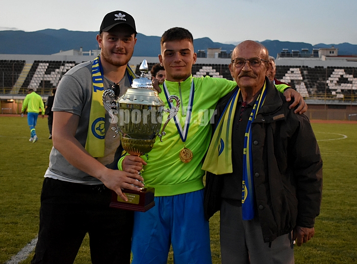 , &Tau;&epsilon;&lambda;&iota;&kappa;ό&sigmaf; &Kappa;&upsilon;&pi;έ&lambda;&lambda;&omicron;&upsilon; &Mu;&epsilon;&sigma;&sigma;&eta;&nu;ί&alpha;&sigmaf;: &Phi;&omega;&tau;&omicron;&rho;&epsilon;&pi;&omicron;&rho;&tau;ά&zeta; &alpha;&pi;&omicron; &tau;&eta;&nu; &Pi;&alpha;&rho;&alpha;&lambda;ί&alpha;