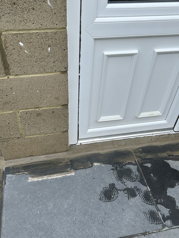 0AEB21CD-EFBB-4E04-8046-C4904BDC9E1A