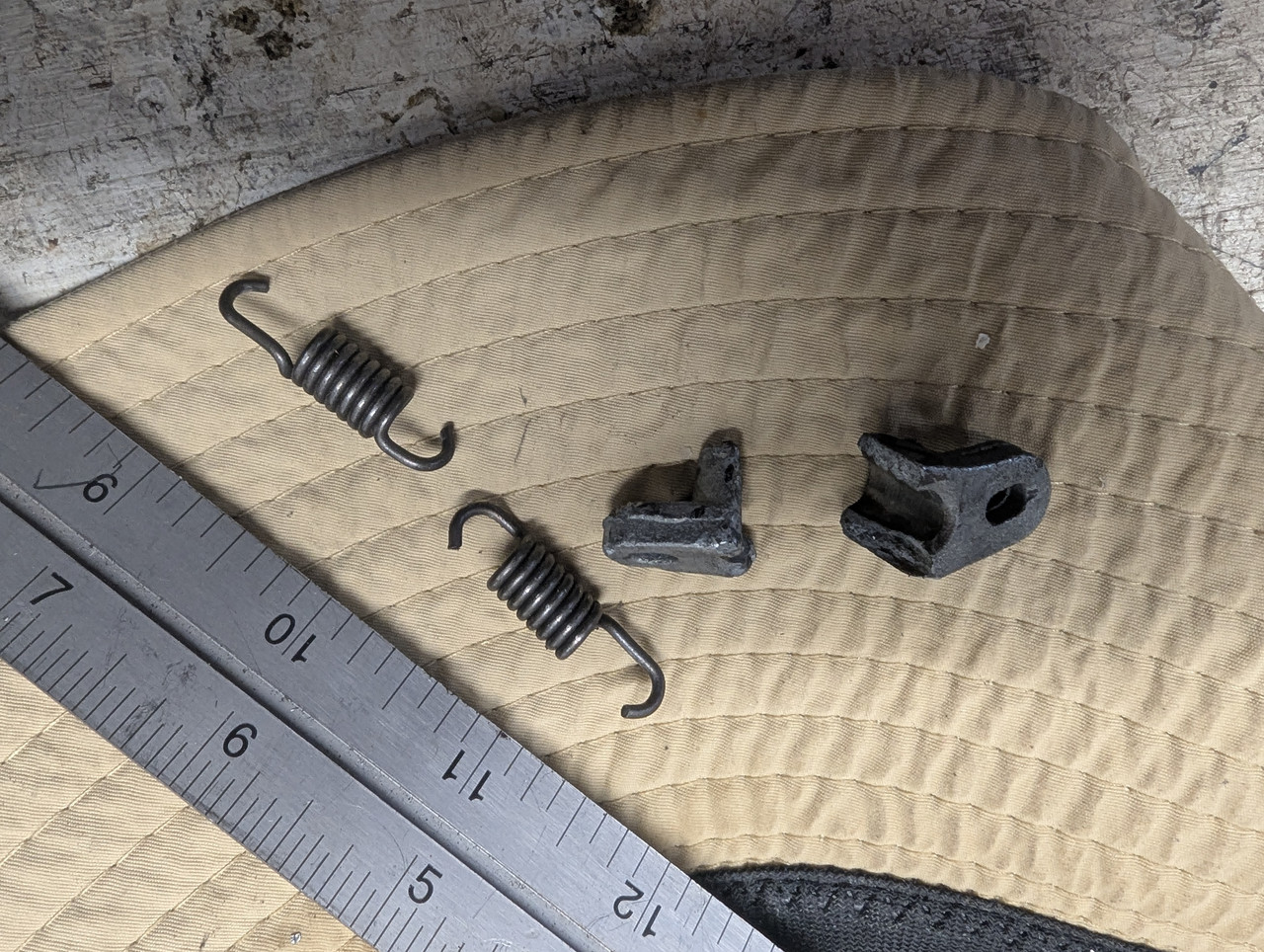 PXL 20251205 004238202