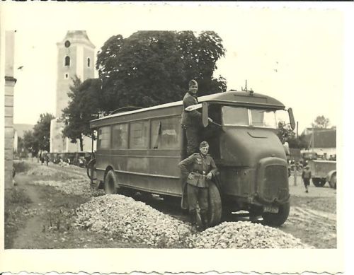 Orig Foto Poln Bus Beute Kampf Panzer-Jäg 7.ID P