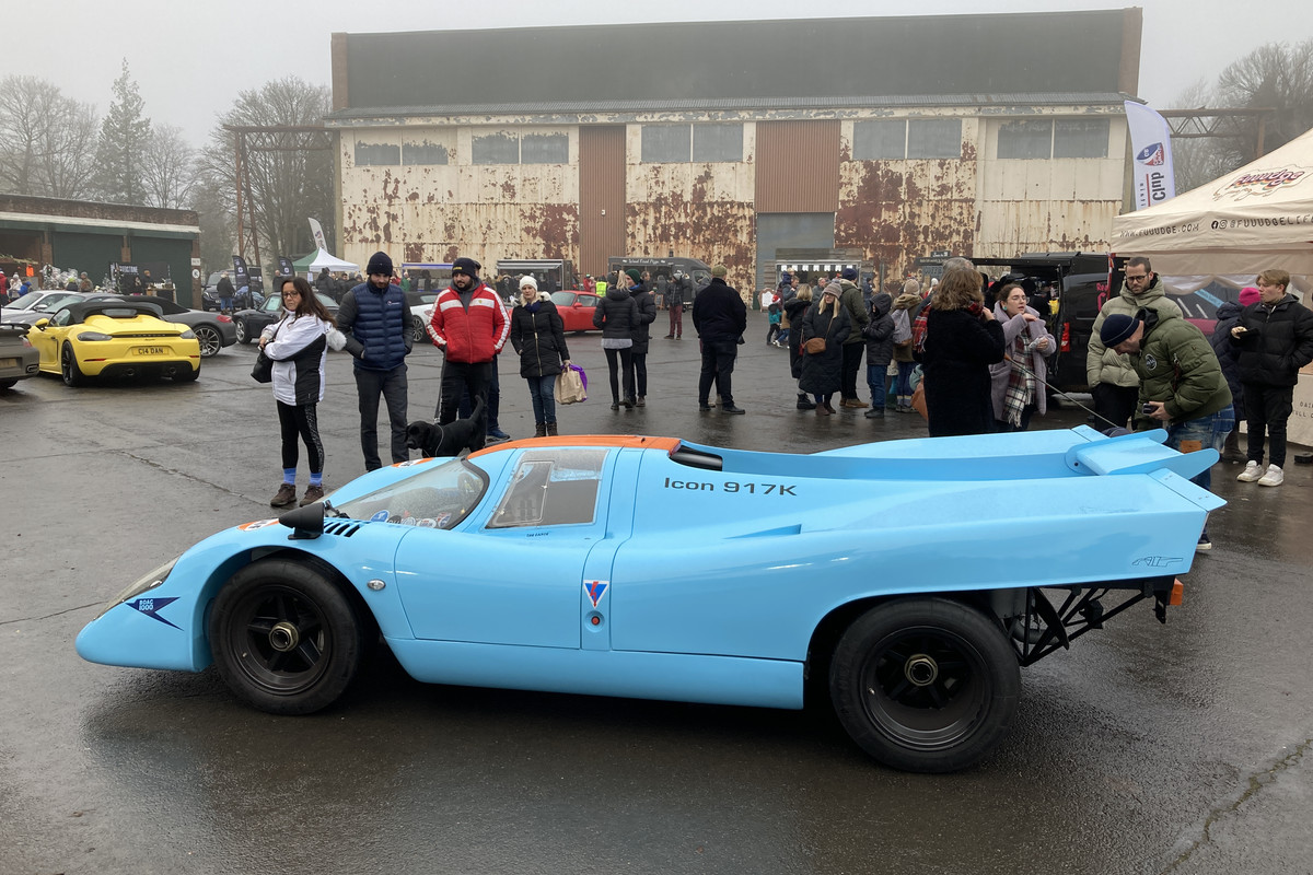 9FD8FE5B-7302-4379-B6A3-CD415812C151