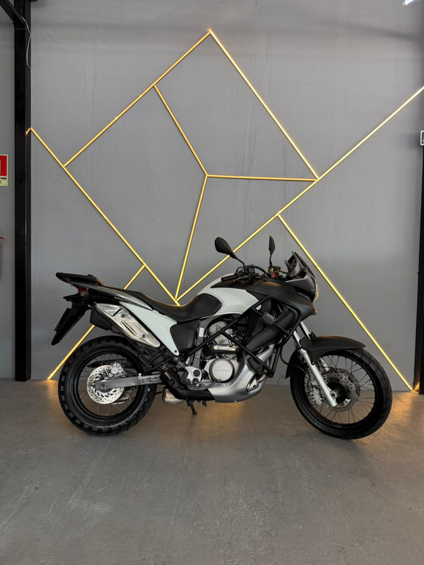 Honda XL 700V Transalp - Foto principal