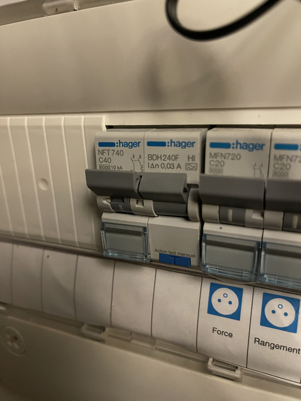 B5778309-436A-40D6-81DA-C60773E8F054