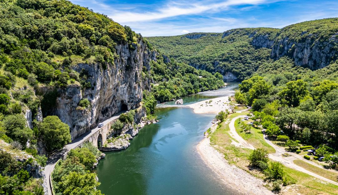 Les gorges de l'Ardèche, grand canyon en sud Ardèche